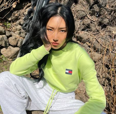 Hwasa was rejected from the audition due to her looks back in her teenage days.